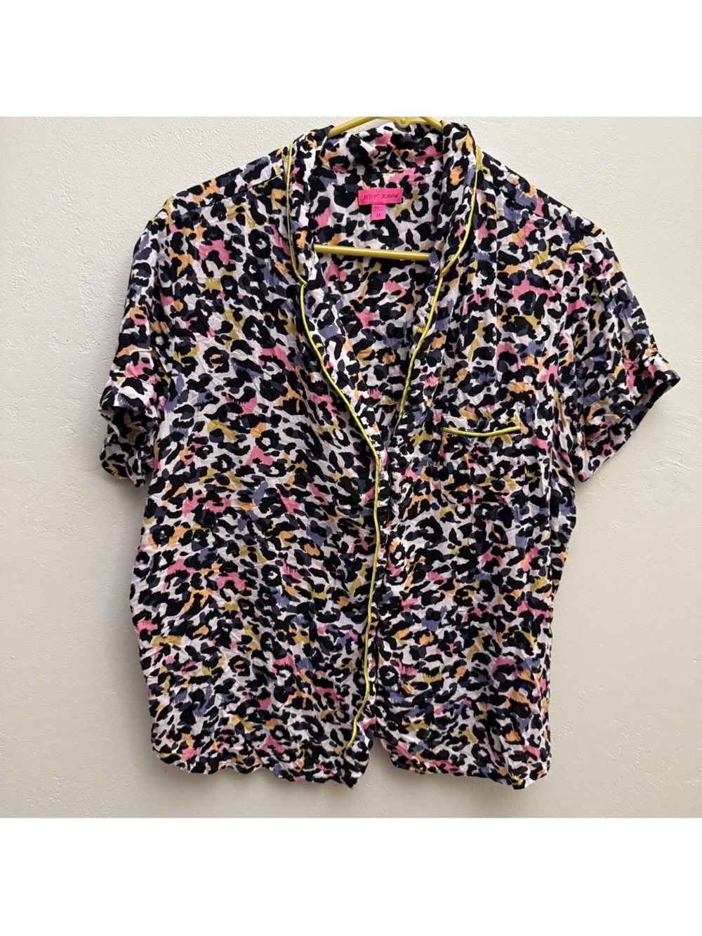 Betsey Johnson Leopard Print Short Sleeve medium  Button Shirt Pink black pjs A2
